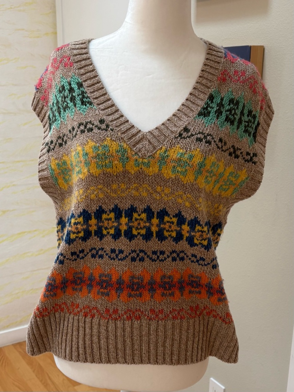 Polo by Ralph Lauren Beige Fair Isle V-Neck Sweater Vest with Multicolor Stripes - Picture 3 of 4